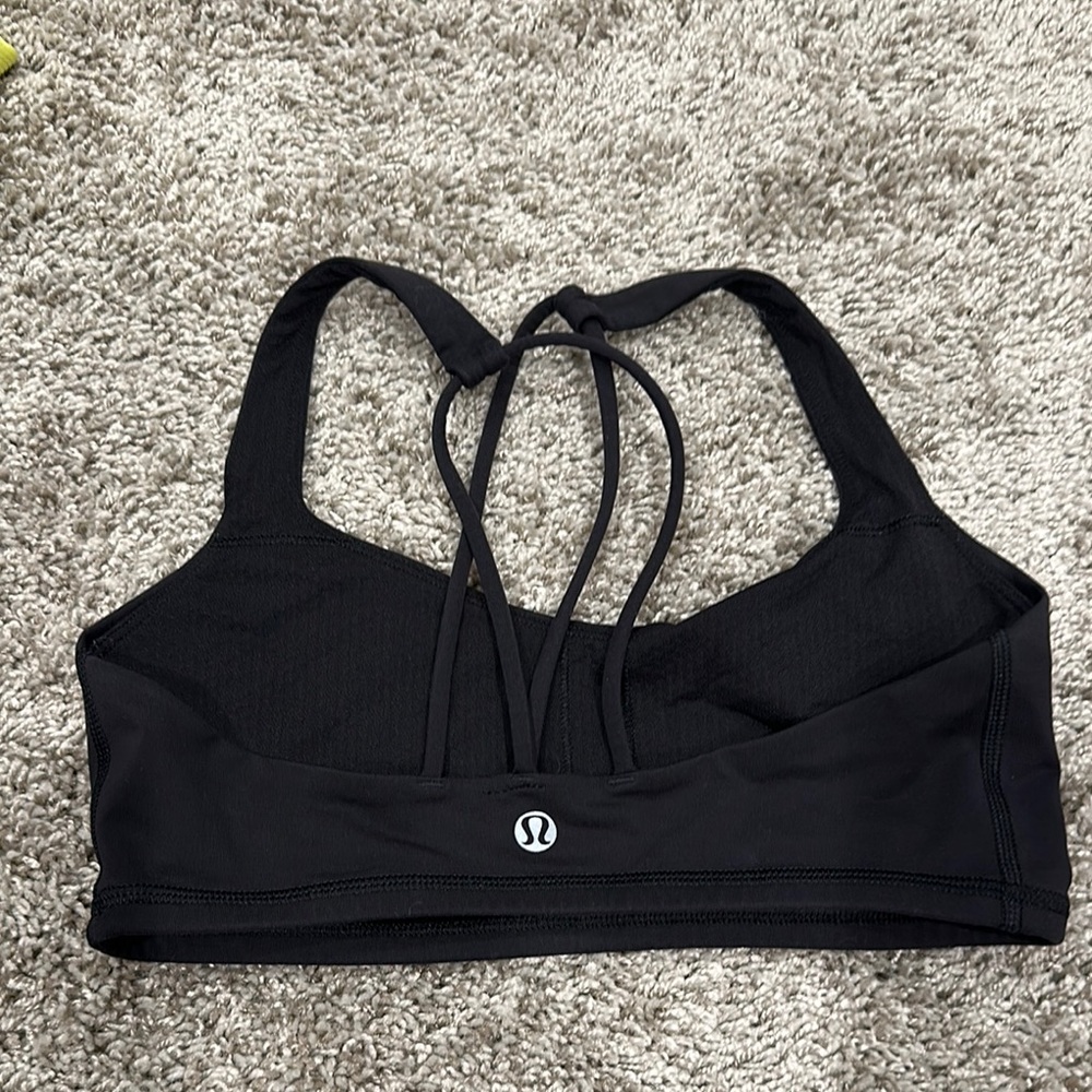 Lululemon sports bra size 4